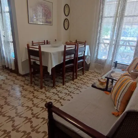 Apartment Entire Traditional At The Sea *