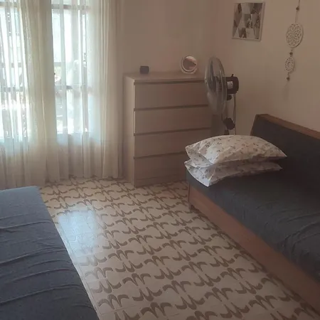 Entire Traditional At The Sea Apartment *