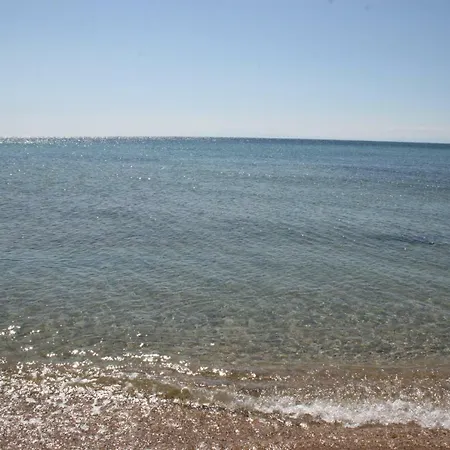 Entire Traditional At The Sea Apartament