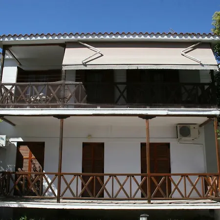 Entire Traditional At The Sea Apartment Nea Plagia