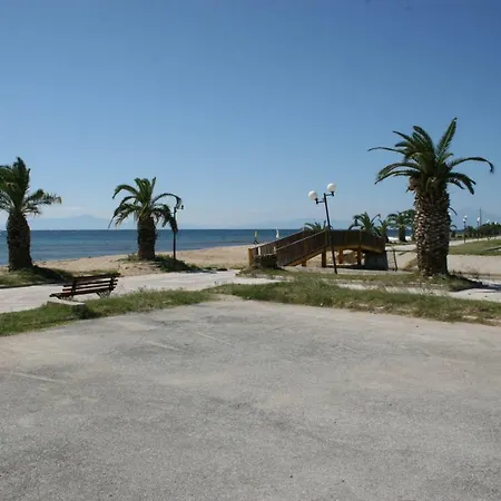 Entire Traditional At The Sea Apartament