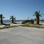 Entire Traditional At The Sea 아파트