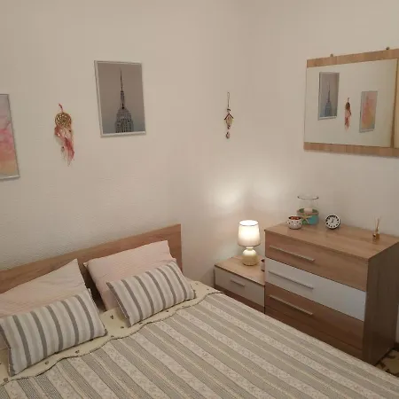 Entire Traditional At The Sea *