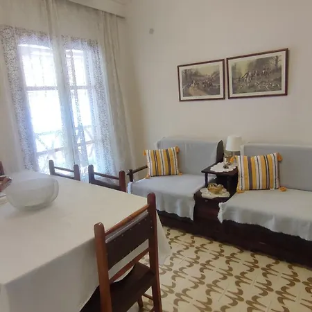 Entire Traditional At The Sea Apartament *