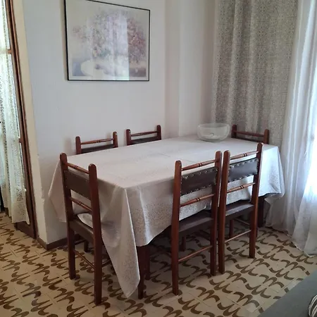 Апартаменты Entire Traditional At The Sea