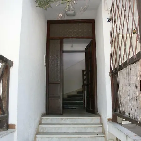 Апартаменты Entire Traditional At The Sea