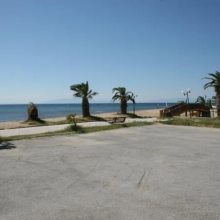 Entire Traditional At The Sea Apartament